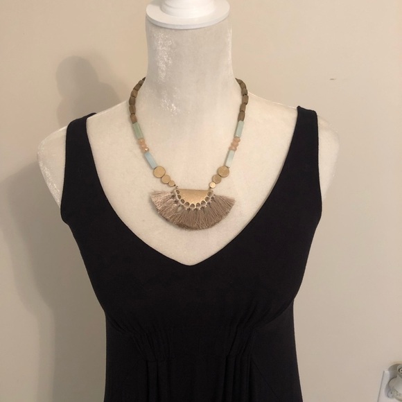 𝅺TASSEL Necklace - Picture 3 of 3